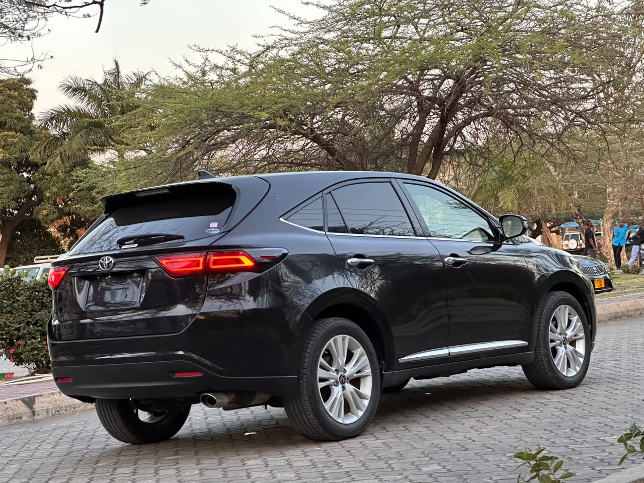 TOYOTA HARRIER NEW MODEL thumbnail 9